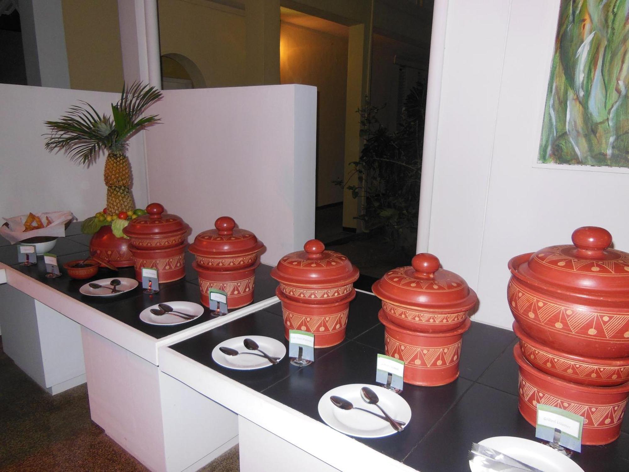 Sanmali Beach Hotel Marawila Buitenkant foto
