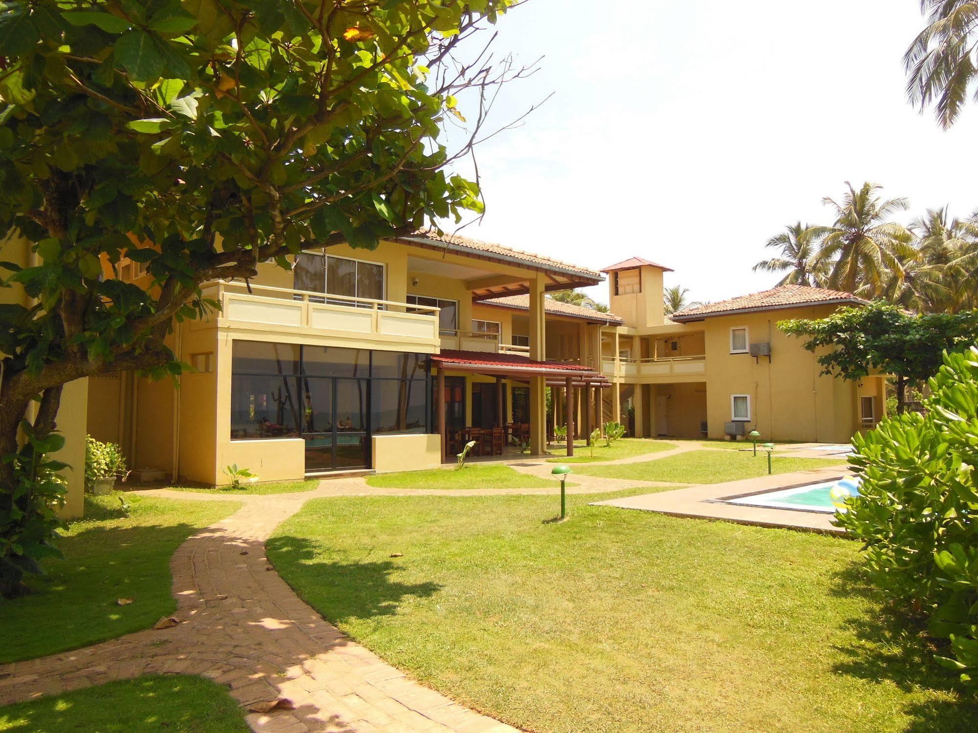 Sanmali Beach Hotel Marawila Buitenkant foto
