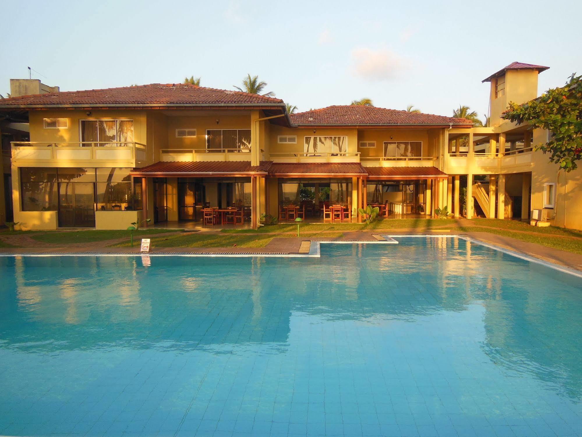 Sanmali Beach Hotel Marawila Buitenkant foto